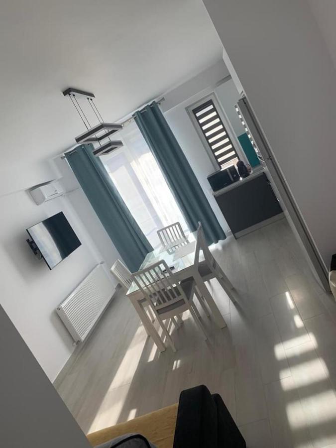 Astoria Apartament'S Navodari Bagian luar foto